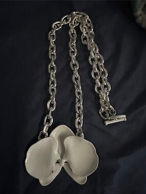 Zara Silver Chain Necklace with White Ceramic Flower Pendant